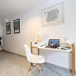 APPARTEMENT SPACIEUX ET COSY - HYPER-CENTRE - FREE WIFI - 2 pers